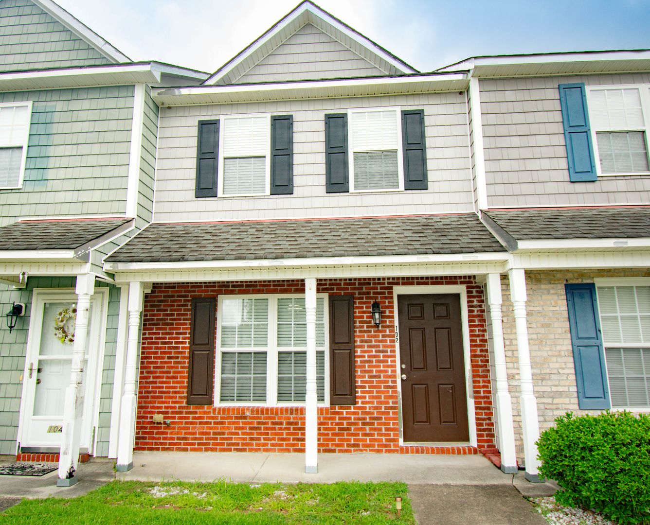Jacksonville House: 102 Springwood Dr