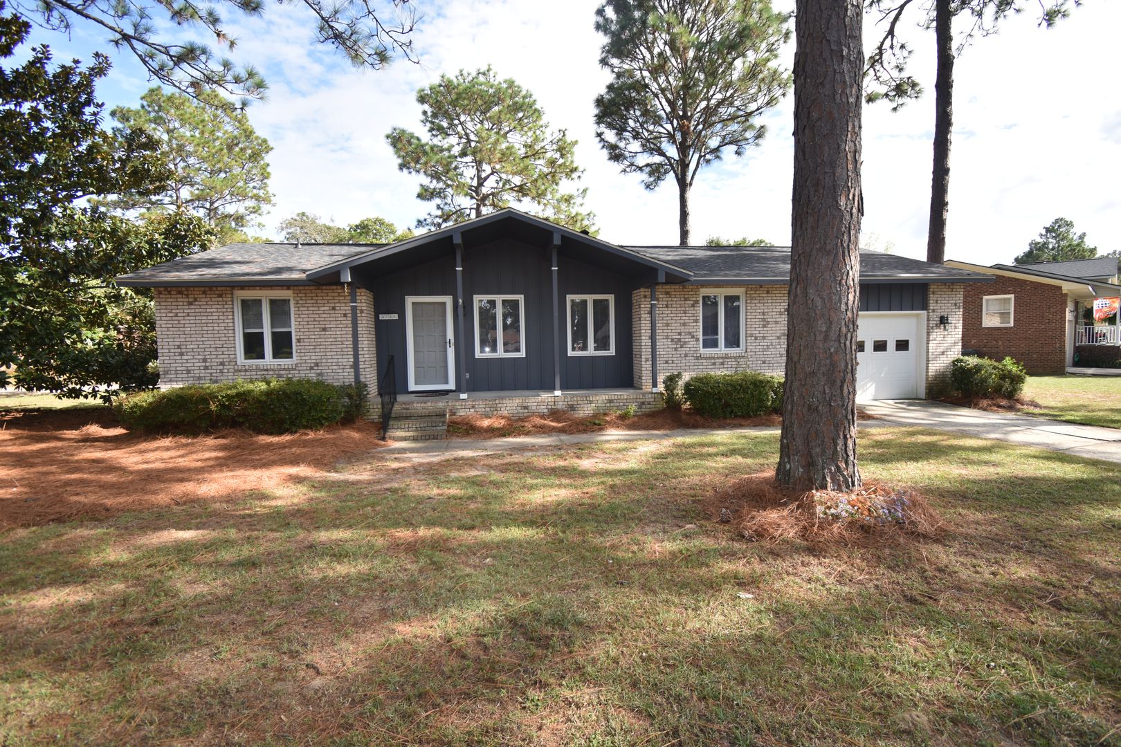 Hope Mills House: 5733 Archer Rd