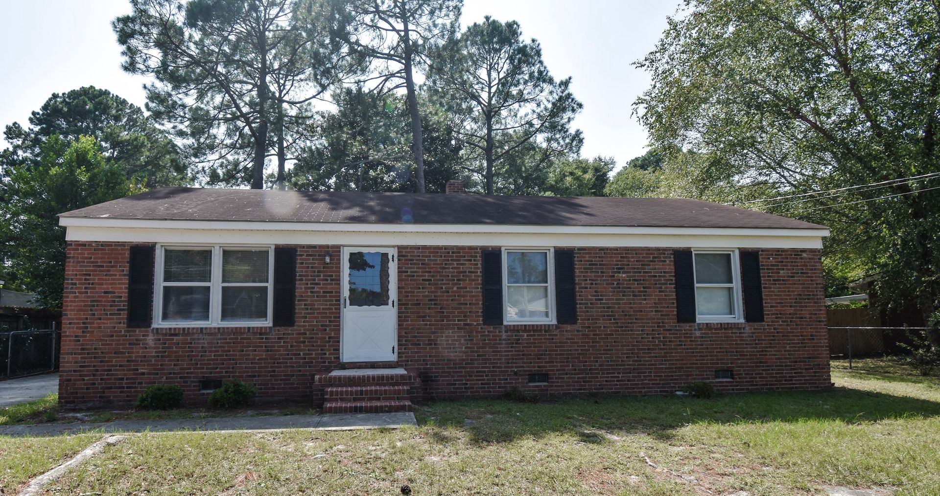 Fayetteville House: 1748 Wayne Lane