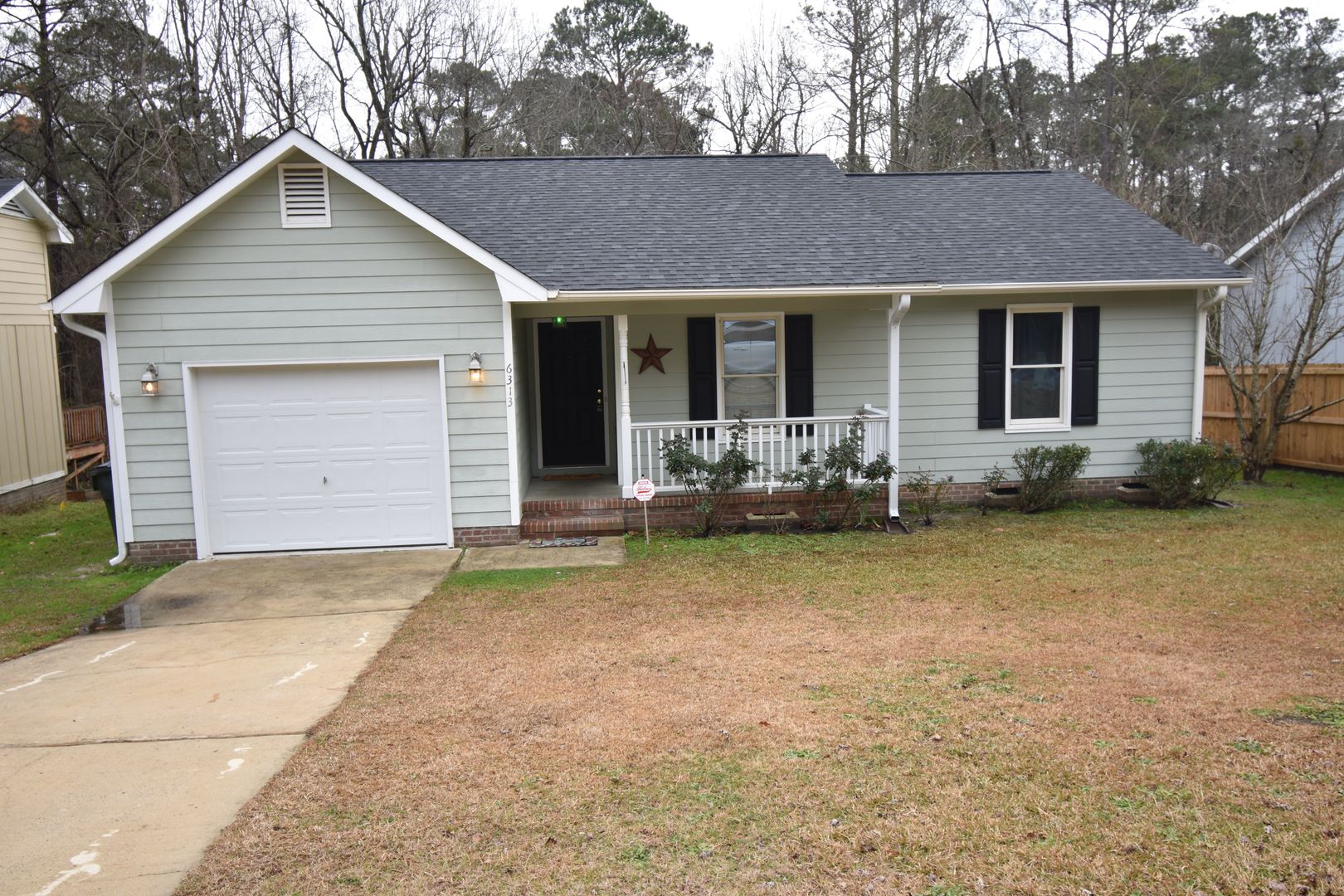 Fayetteville House: 6313 Applewhite Rd