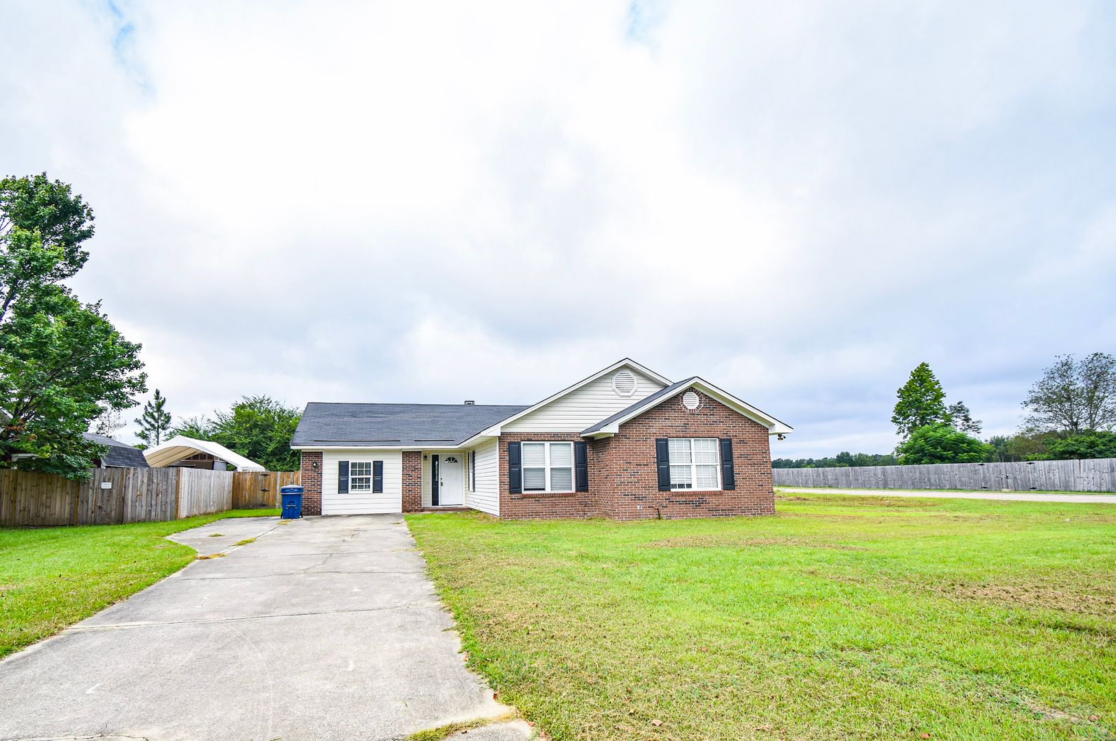 Raeford House: 411 Northwoods Dr