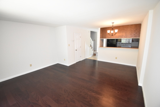 Coming Soon! 2 Bedroom and 1.5 Bath Apartment- Quiet Neighborhood- Two Weeks Free Rent! – photo 1
