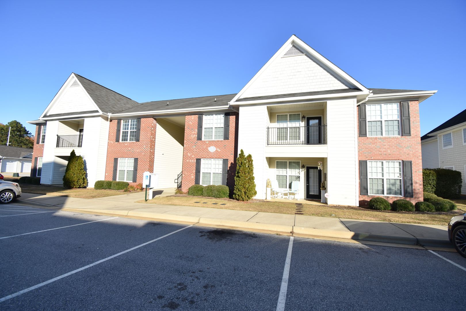 Fayetteville Apartment: 1912 Harcourt Circle