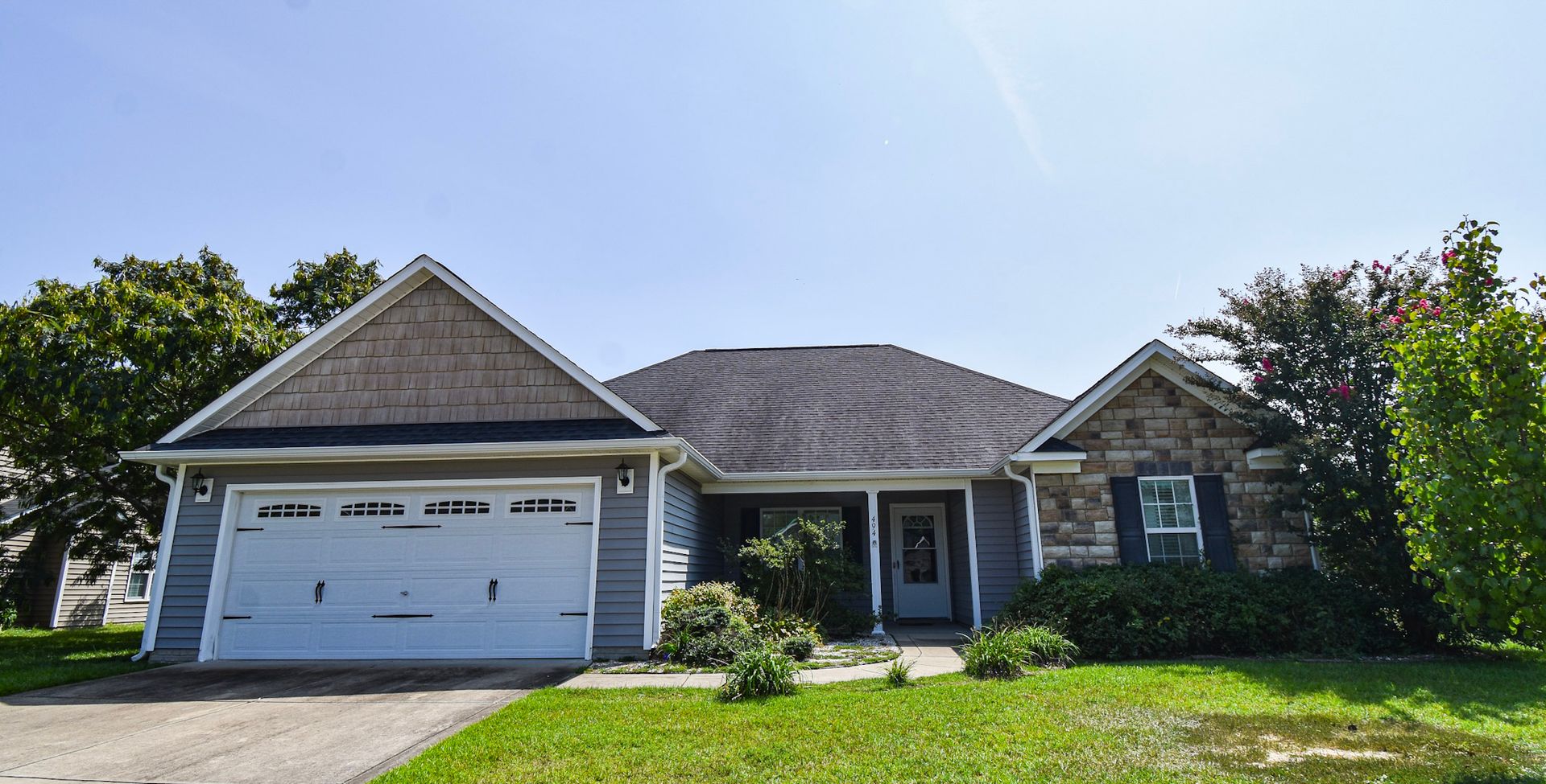 Raeford House: 494 Hogart St