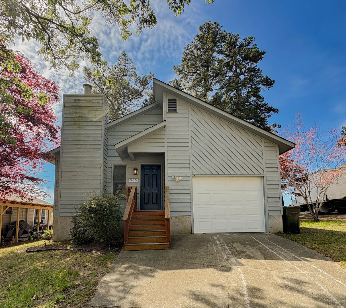 Fayetteville House: 565 Andover Rd