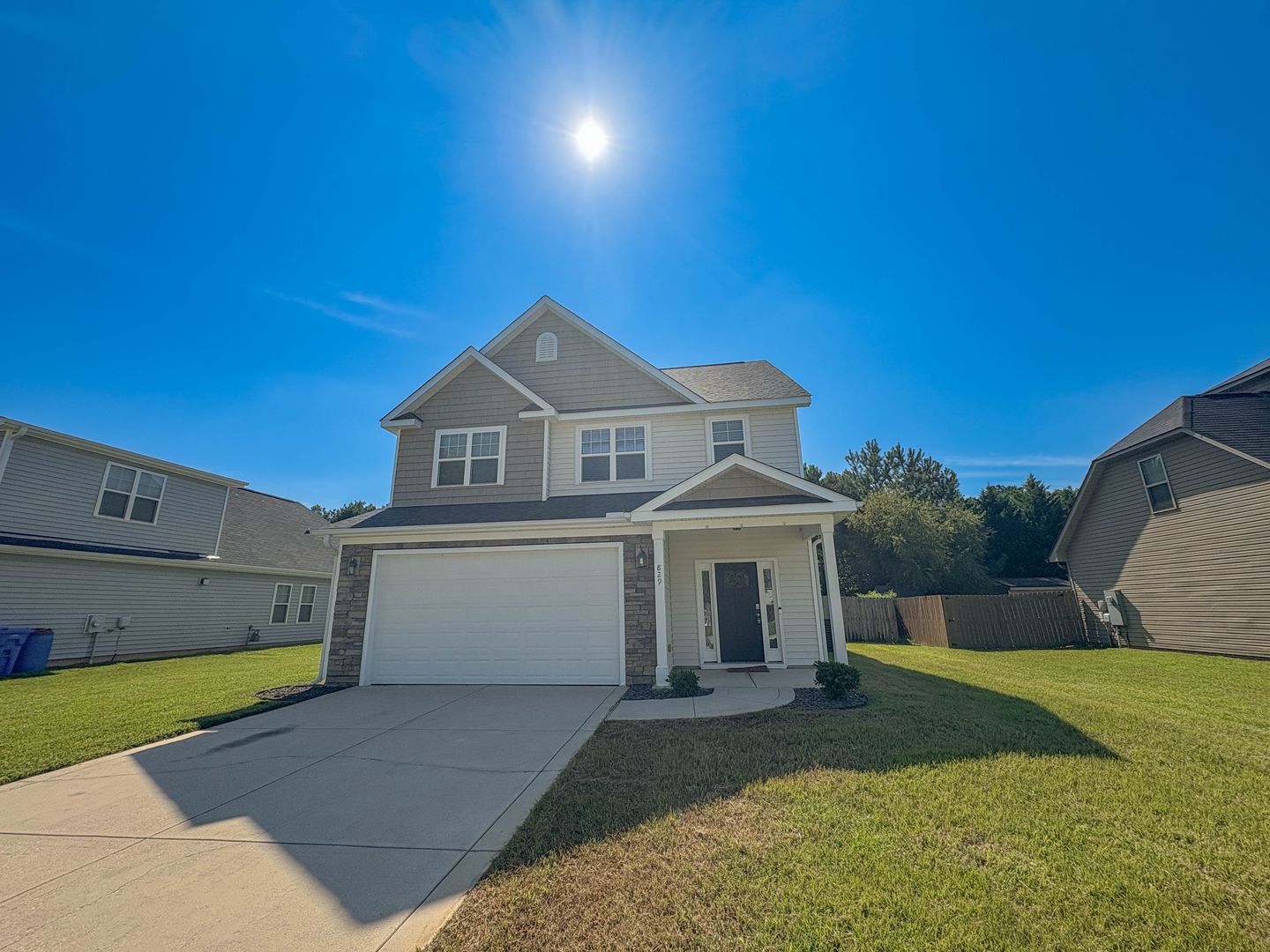 Fayetteville House: 829 Bellingham Way