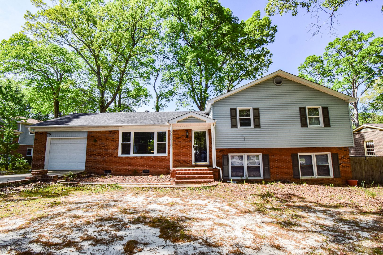 Fayetteville House: 1733 Swann St