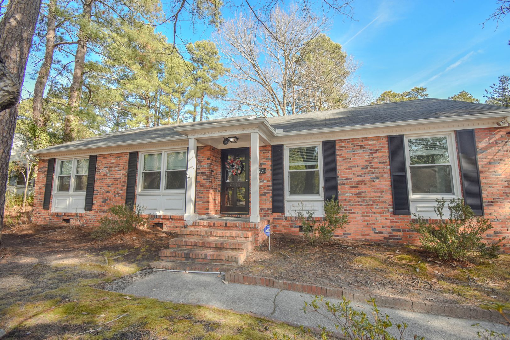 Fayetteville House: 2522 Mirror Lake Dr