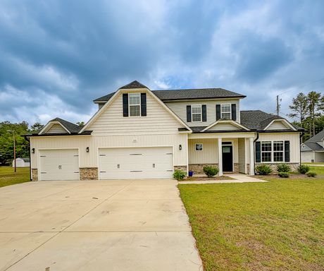 ✨ NEED MORE SPACE? THIS 5-BEDROOM HOME HAS IT ALL! – photo 1