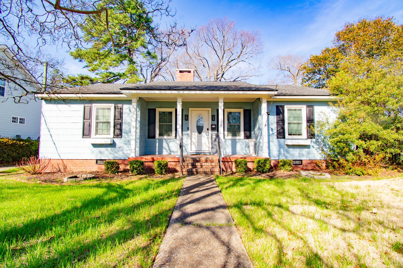 Fayetteville House: 126 Ellington St