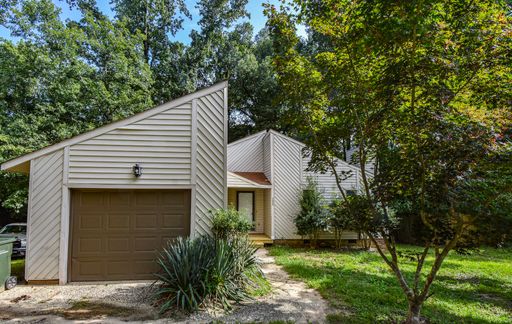 Move In Ready-New Interior Paint- 3 Bedroom 2 Bathroom- No Pets – photo 1