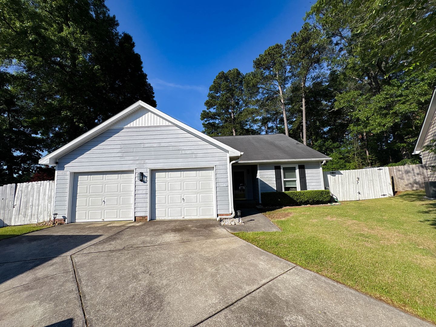 Fayetteville House: 5813 Bacarro Pl