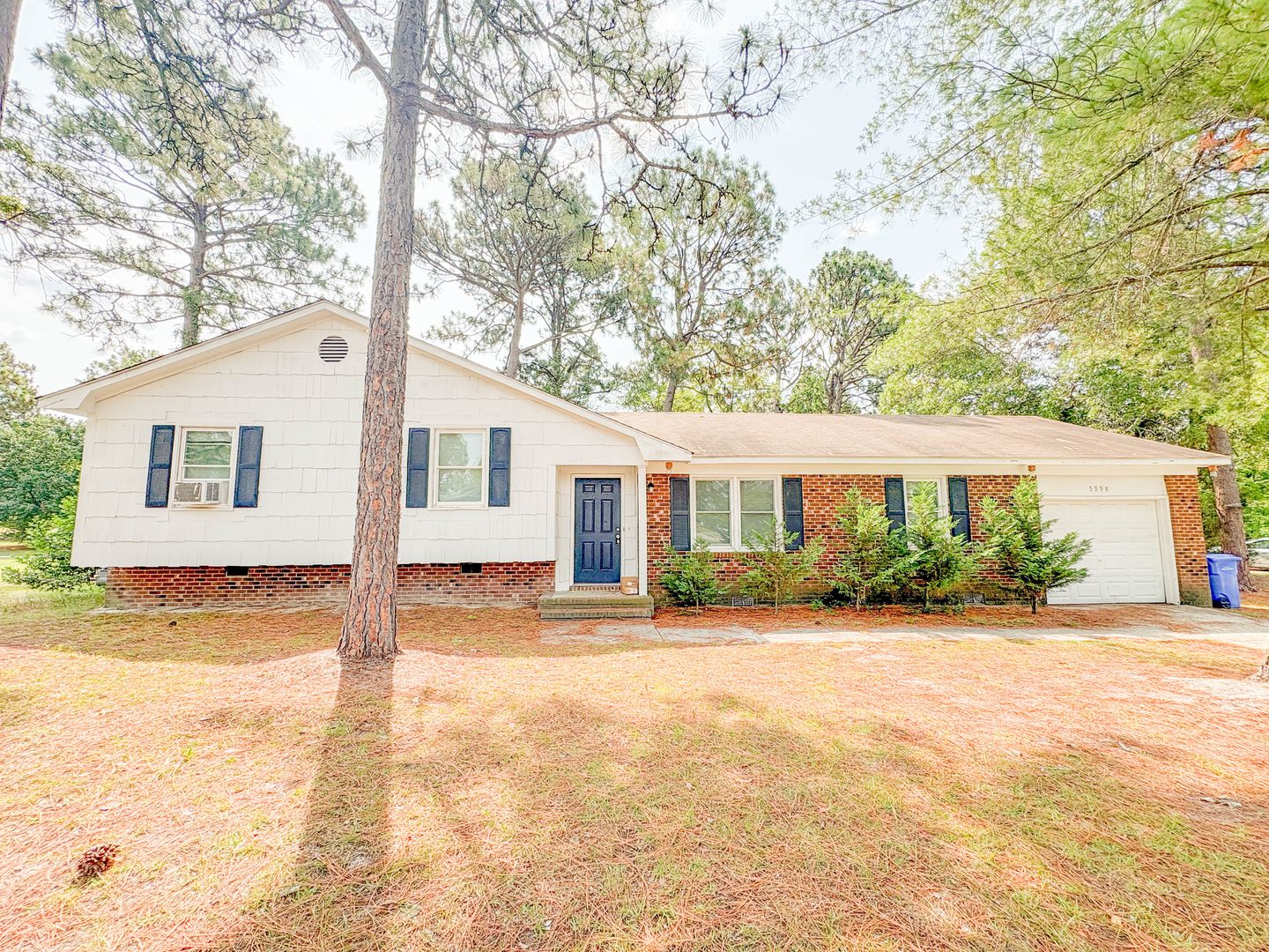 Fayetteville House: 5998 Brookcliff Rd