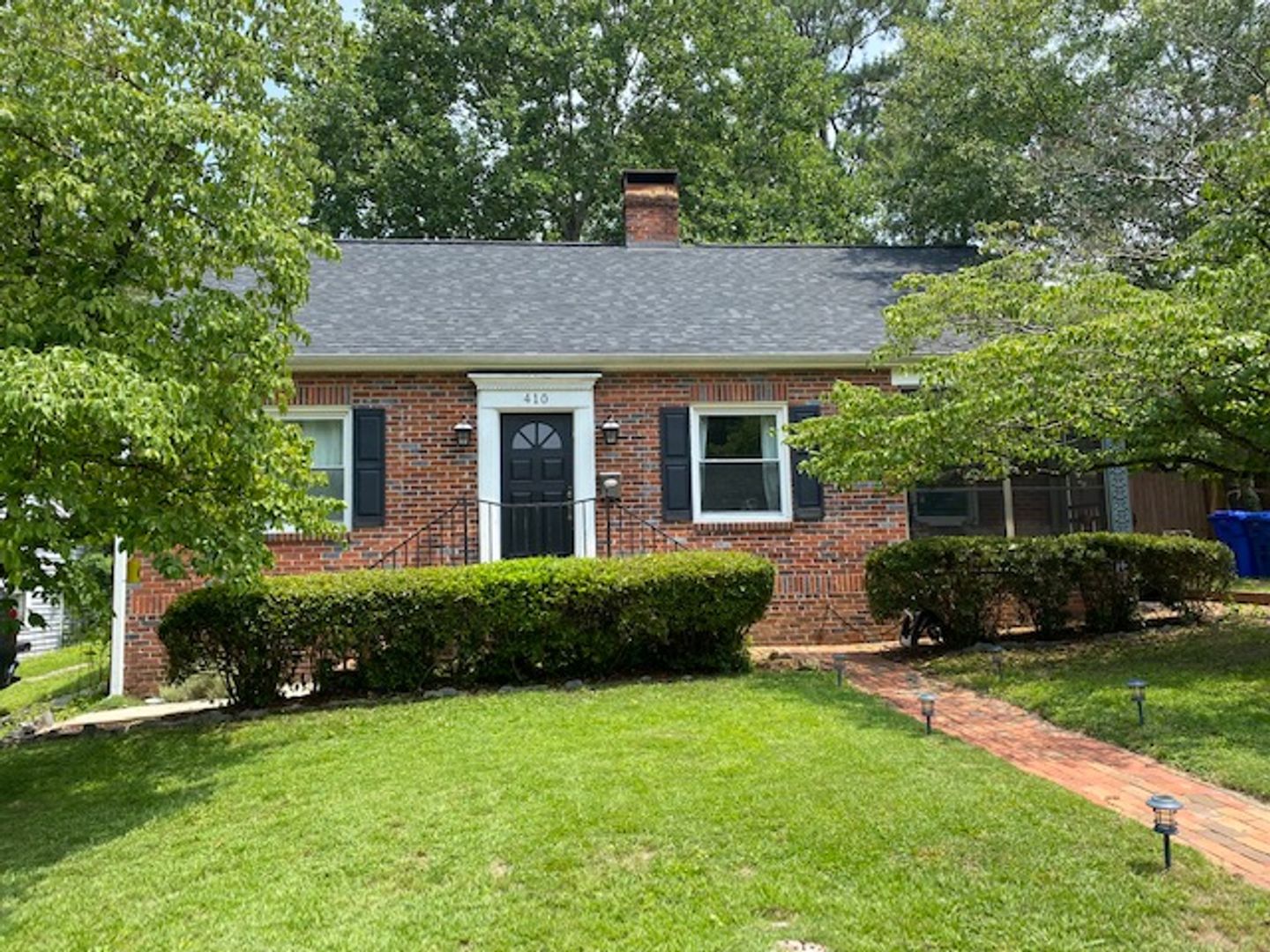 Fayetteville House: 410 Rollingwood Cir