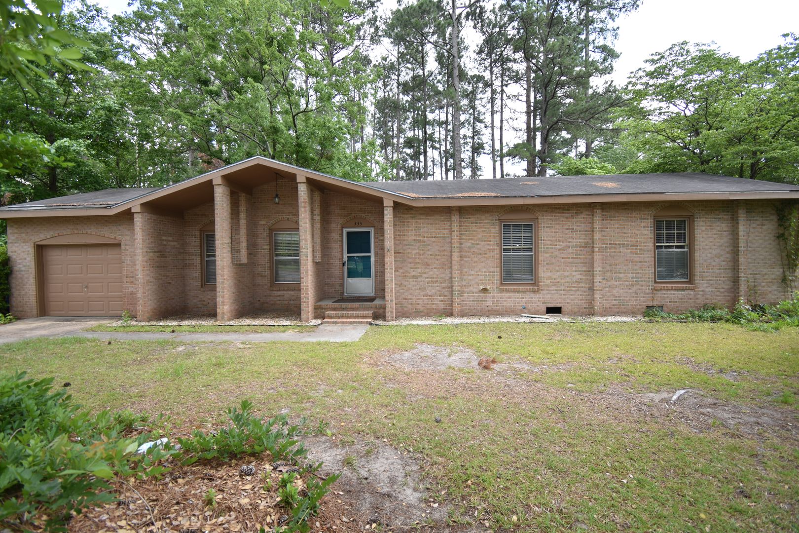 Fayetteville House: 333 McFadyen Dr