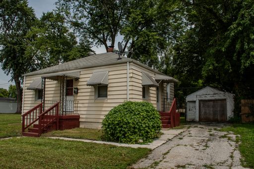 Two bedroom House in East Alton – photo 1