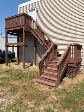 One bedroom upstairs apartment – photo 1
