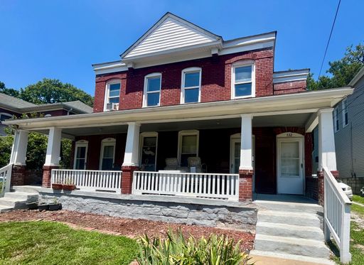 2 Bedroom Upstairs Apartment