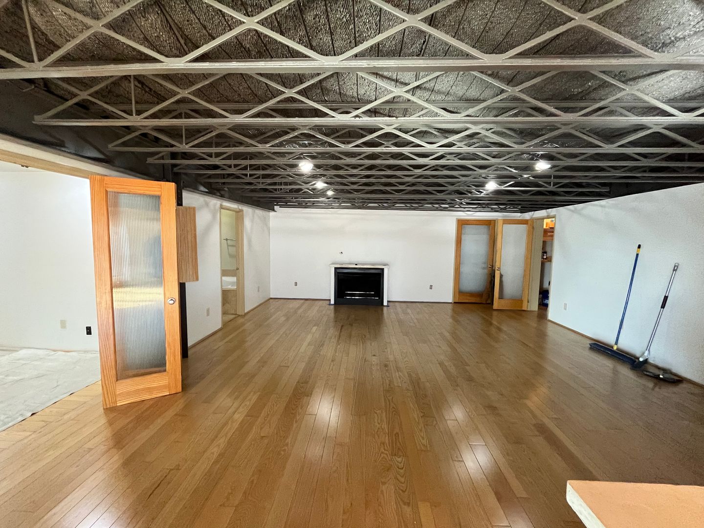 Alton Apartment: 10 E Broadway