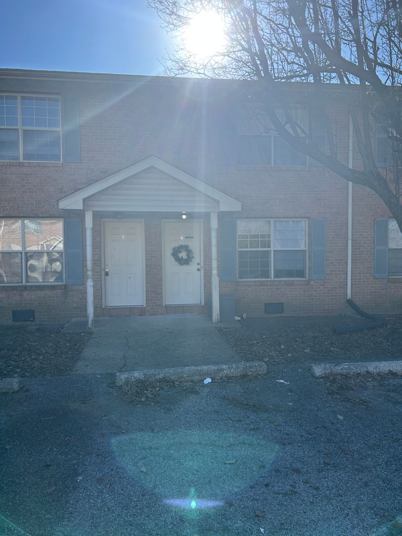 O'Fallon Apartment: 569 Ponderosa Avenue