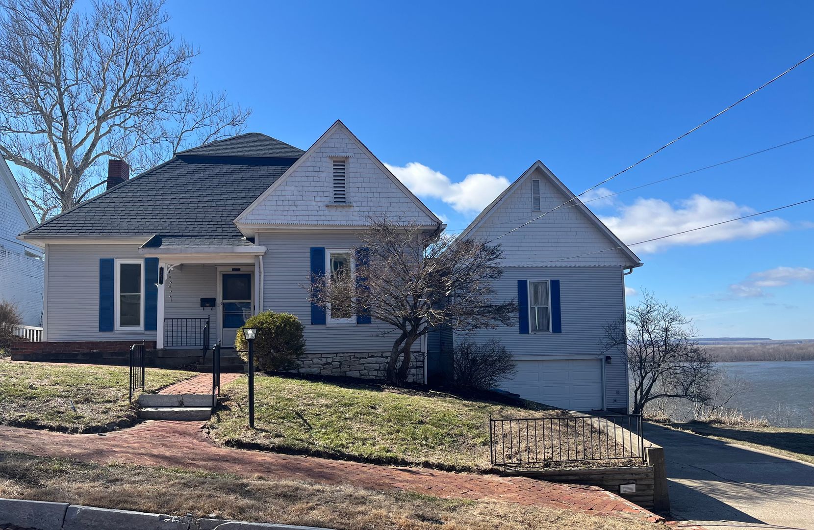 Alton House: 607 Summit St.