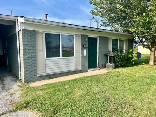 2 Bedroom in East Alton – photo 1