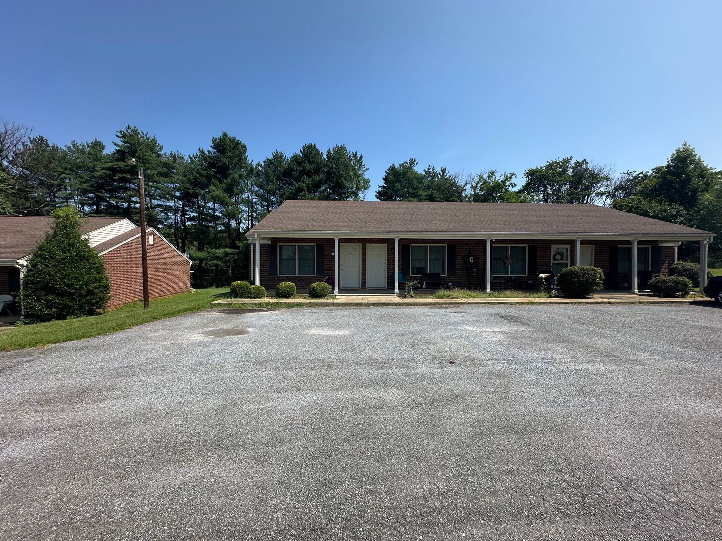 Madison Heights Apartment: 140-141 Shenandoah Avenue