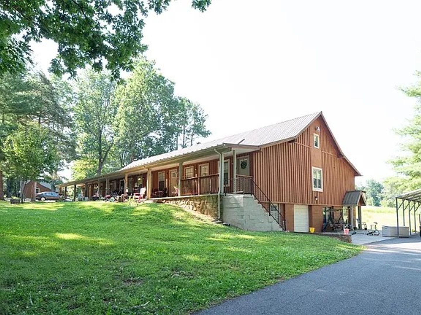 Forest Apartment: River Oak Drive