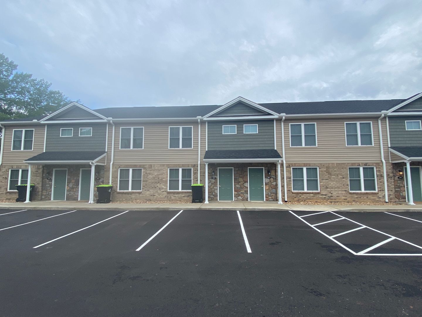 Appomattox Apartment: Rose Lane