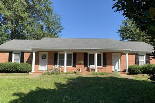 2 Bedroom Duplex in Madison Heights
