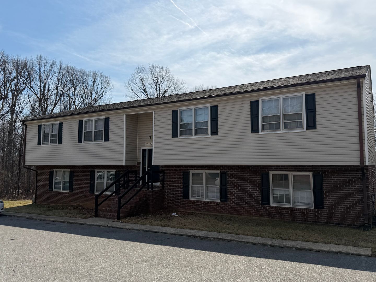 Forest Apartment: 21, 22, 31, 42 Hokie Place