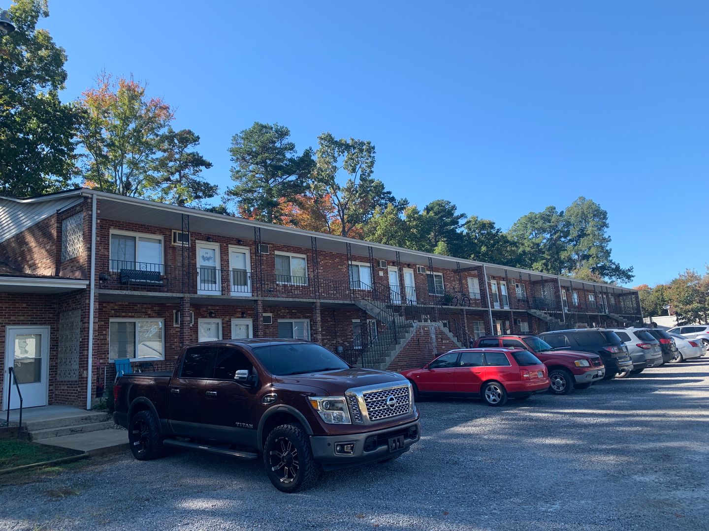 Gretna Apartment: 301 W. Watts Street