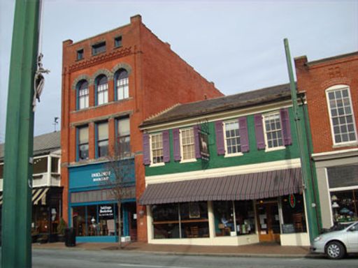 Downtown Loft with Hardwood Floors – photo 1