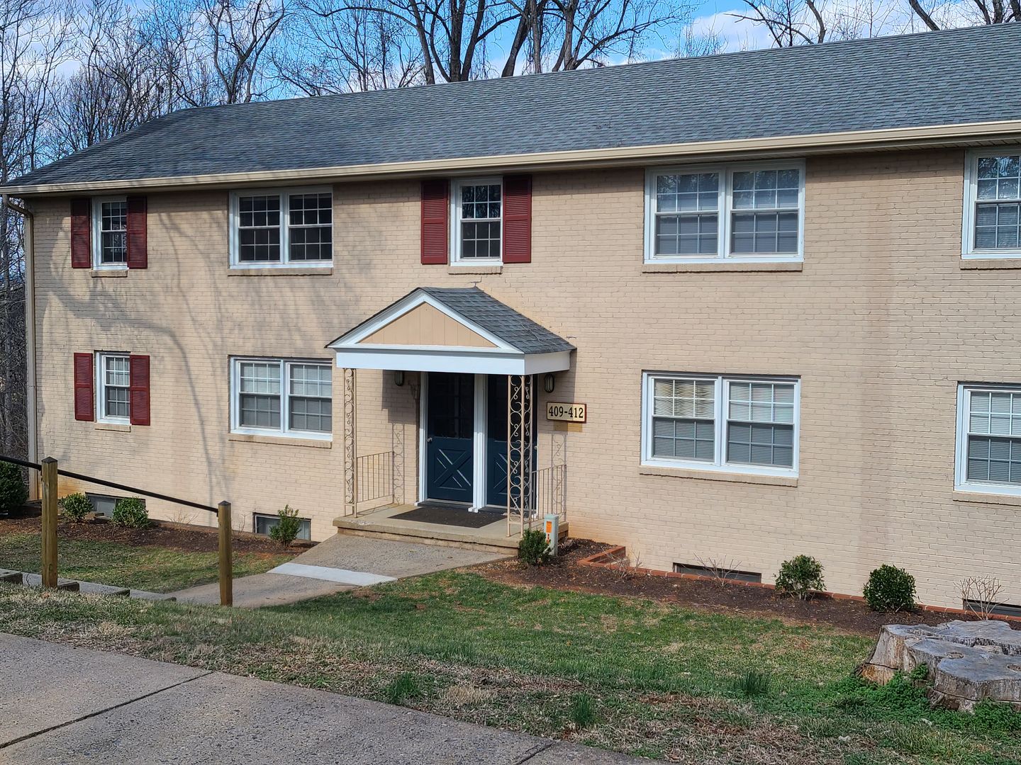 Lynchburg Apartment: 3300 Old Forest Road