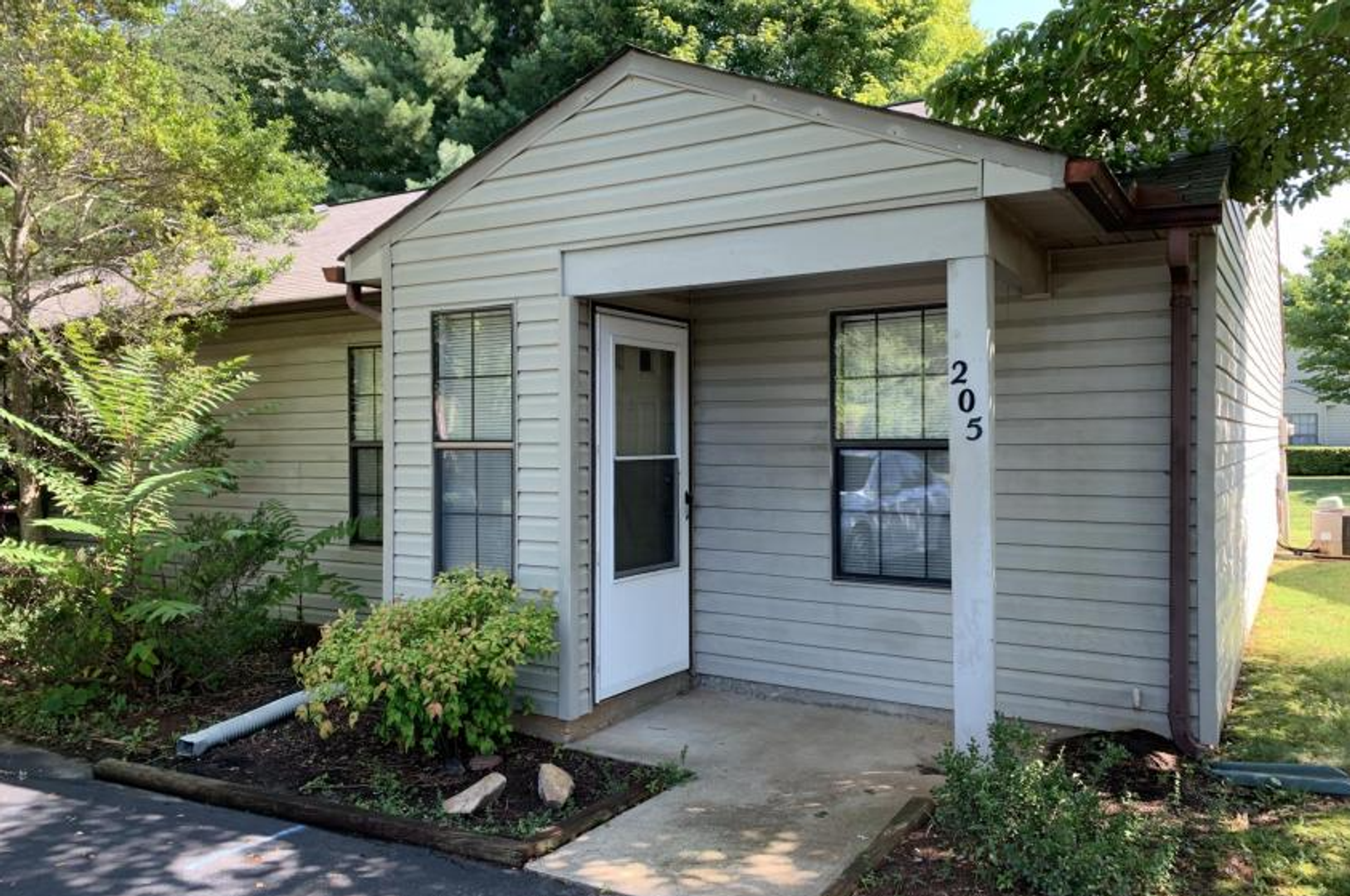 Bedford Apartment: 200-207 Palomino Lane