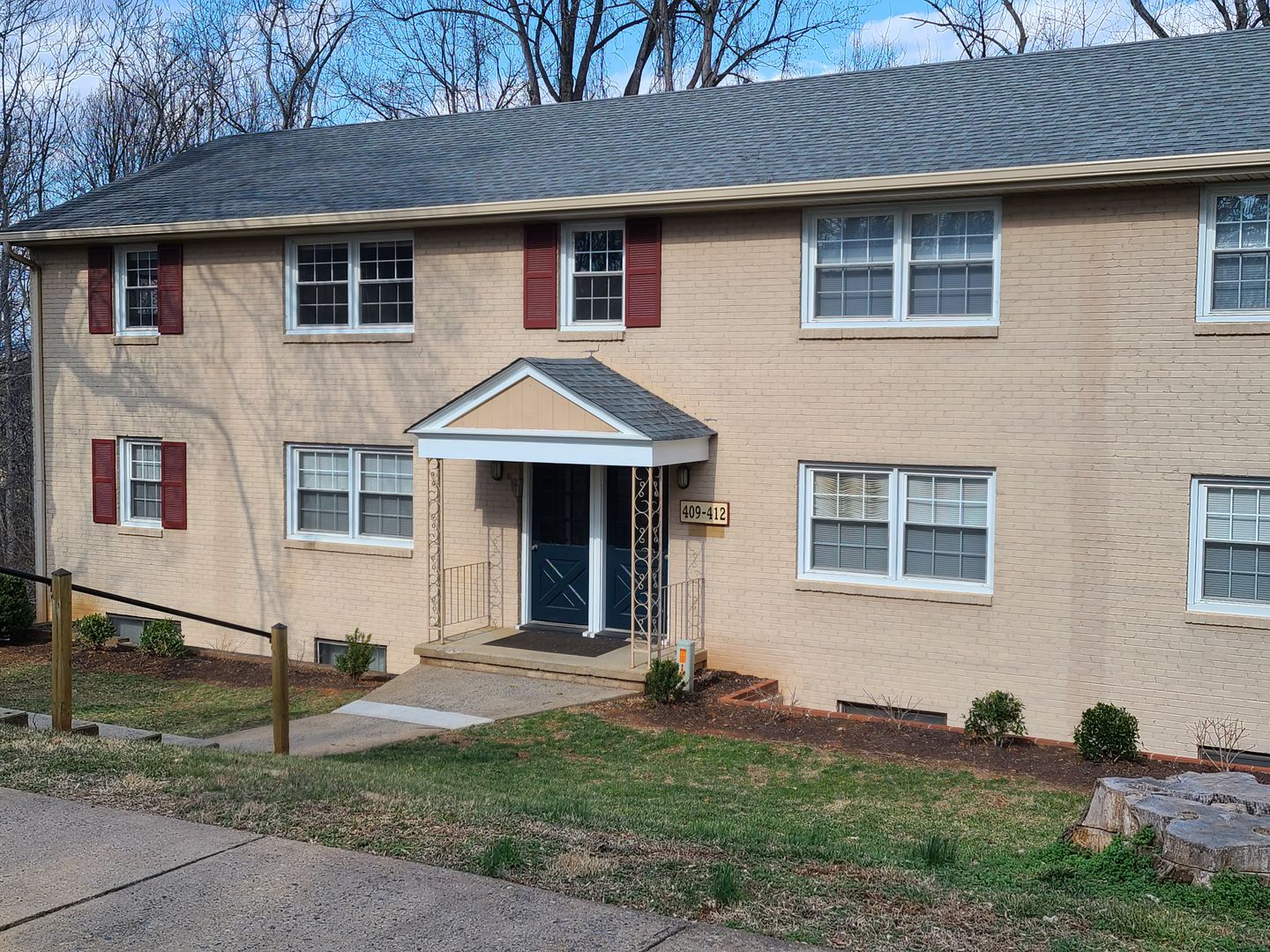Lynchburg Apartment: 3300 Old Forest Road