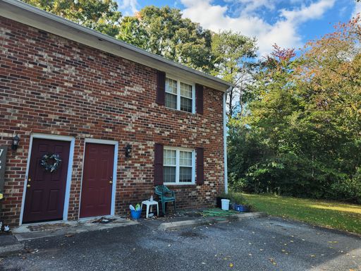 End Unit Townhome in Madison Heights