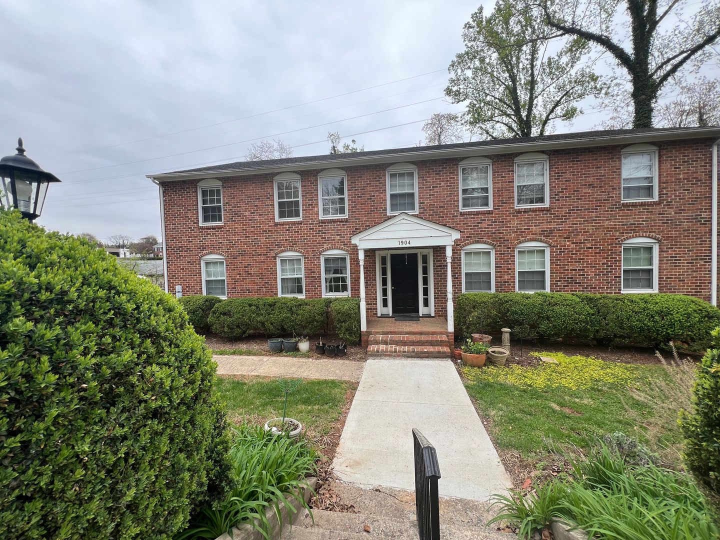 Lynchburg Apartment: 1900 & 1904 Canterbury Court