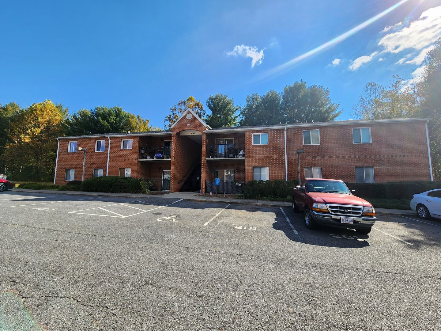 Madison Heights Apartment: 121, 122, 140, 156 Westwind Court