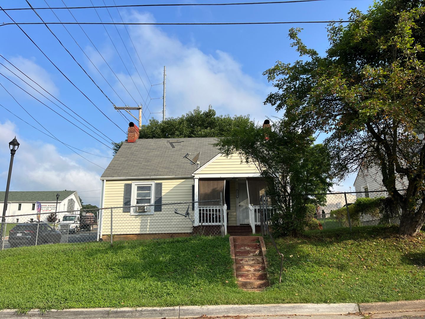 Lynchburg House: 2025 Rose Lane