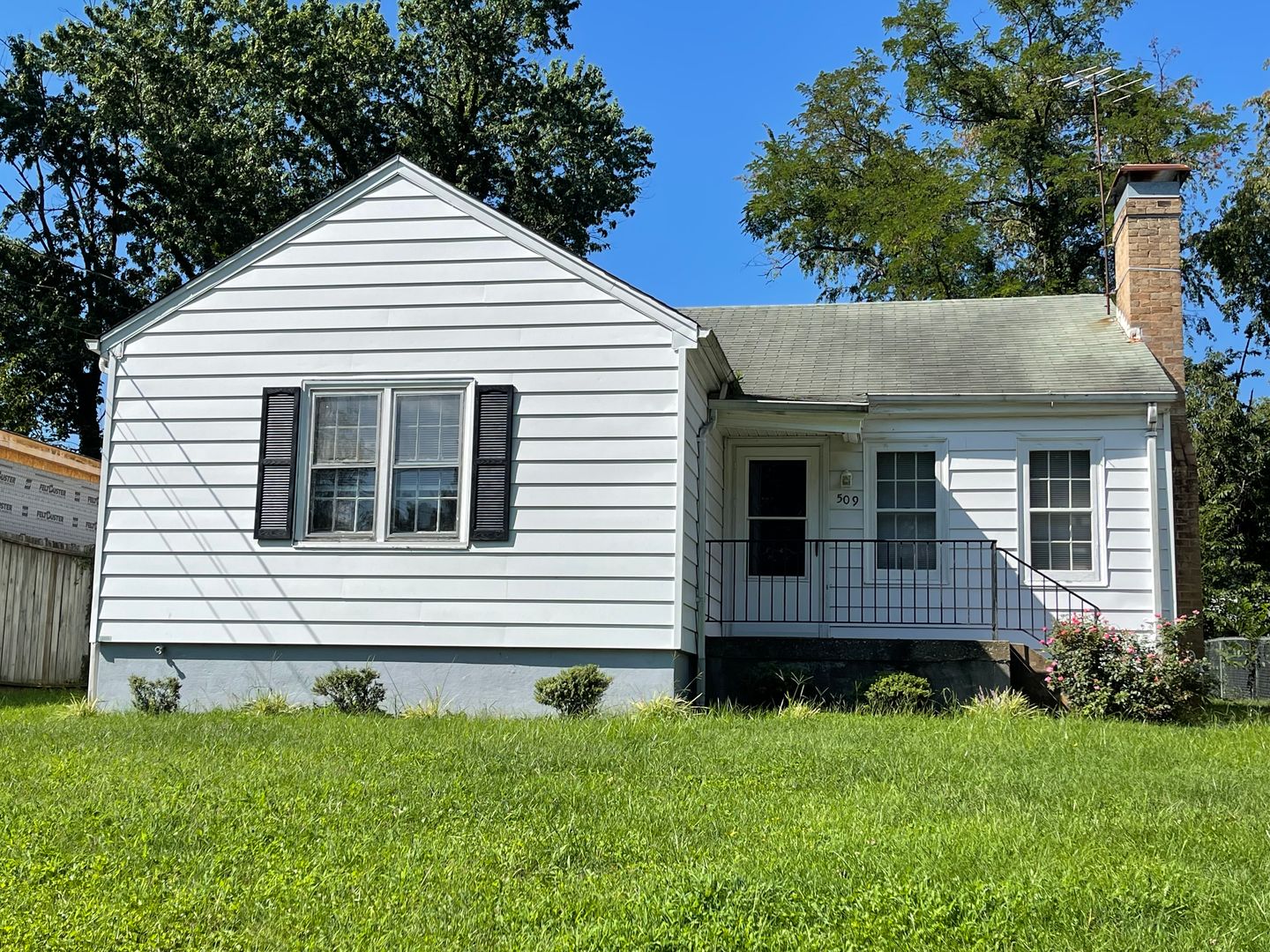 Lynchburg House: 509 Biltmore Avenue