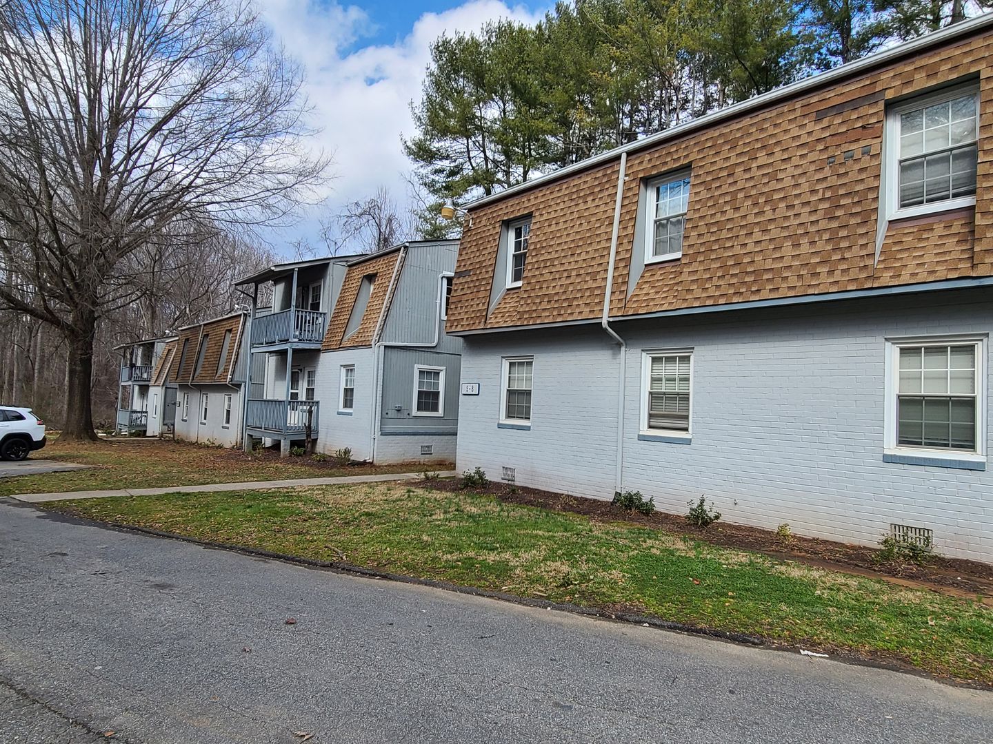 Lynchburg Apartment: 1200 Craigmont Drive