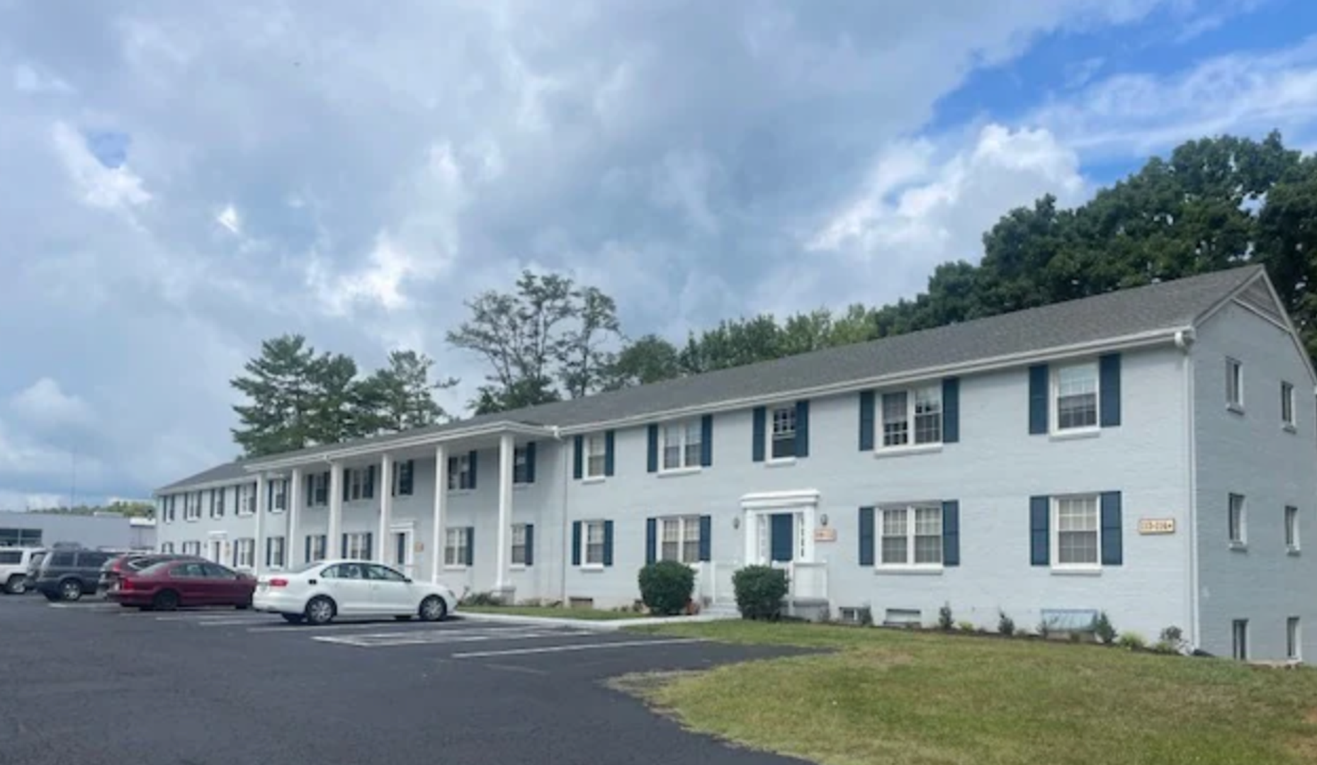 Lynchburg Apartment: 3300 Old Forest Road