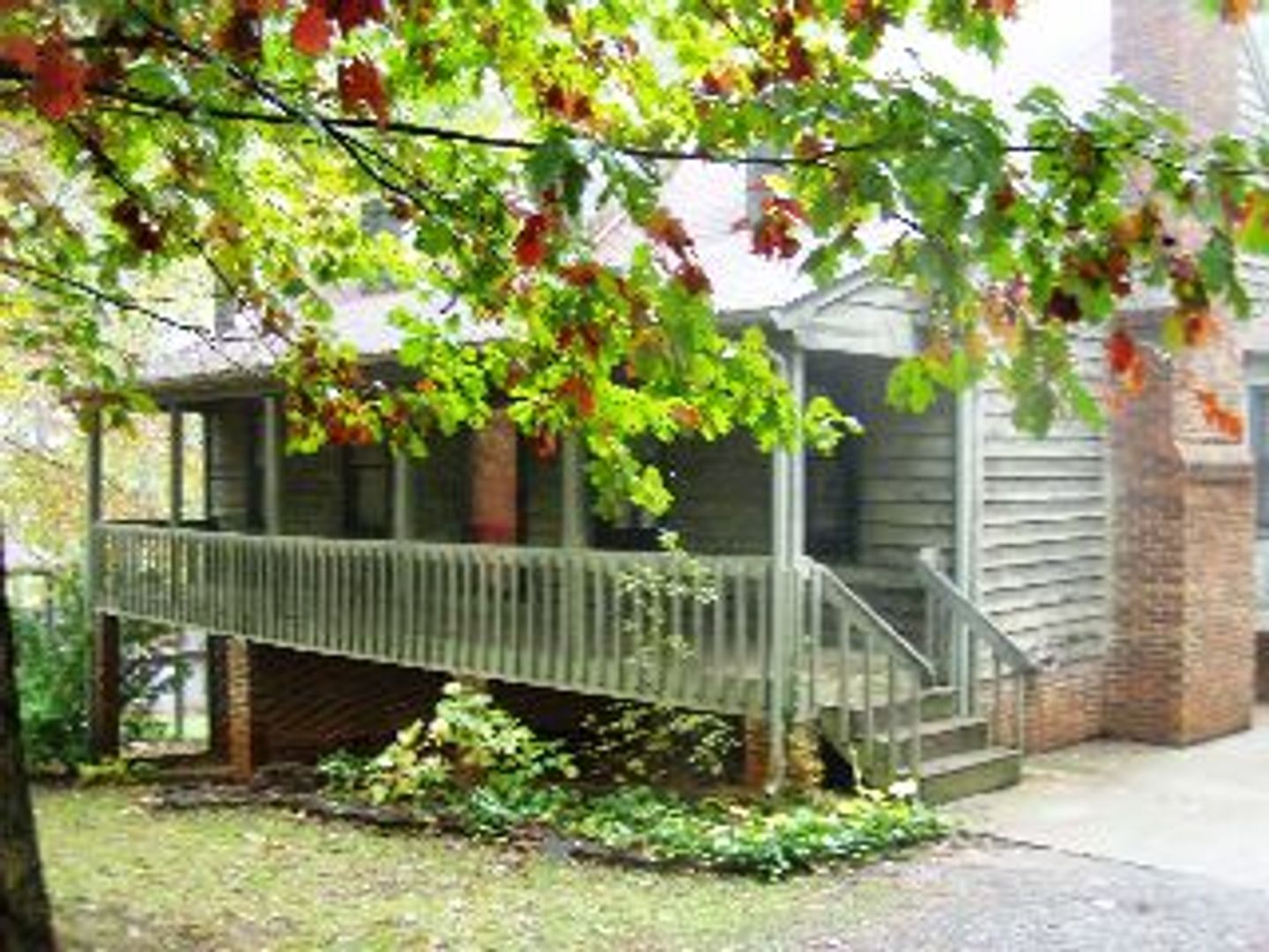 Forest House: 215 Jefferson Woods Drive