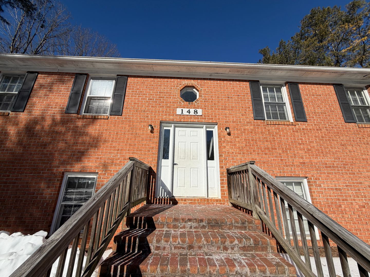 Forest Apartment: 148 Moss Creek Drive