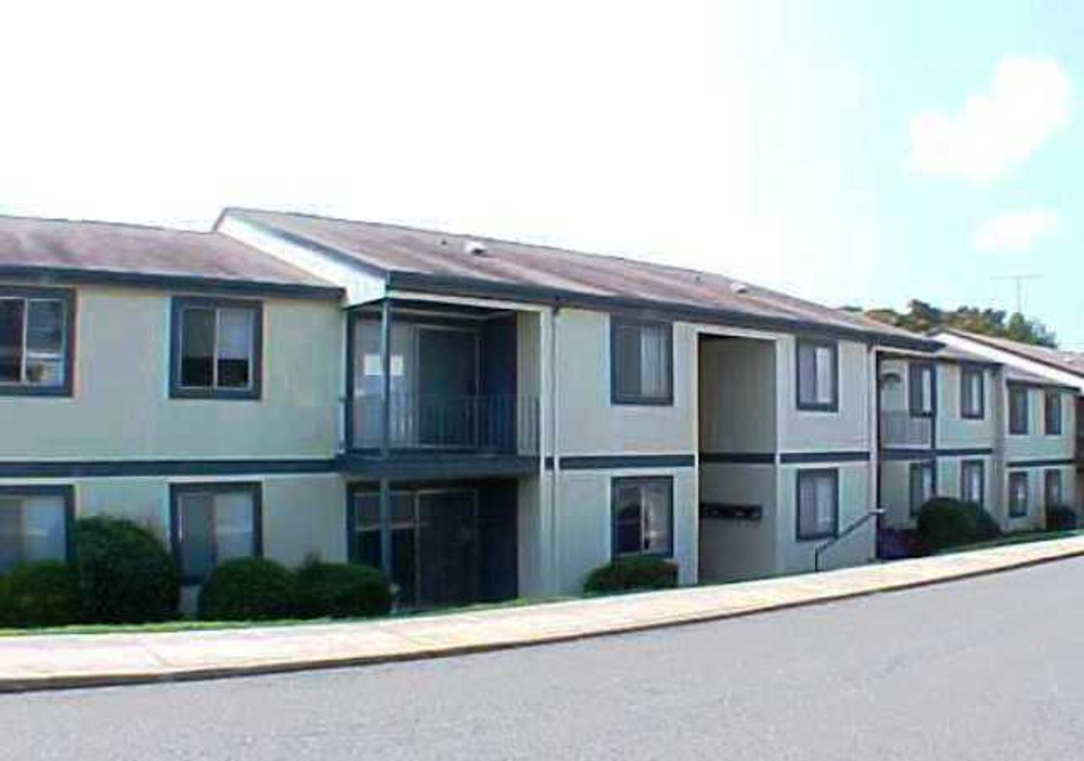 Lynchburg Apartment: 1216 & 1220 Moseley Drive Apts #1-32