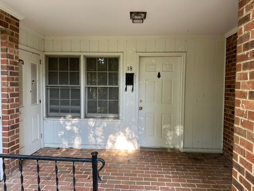 1 Bedroom Apartment off Boonsboro Road – photo 1
