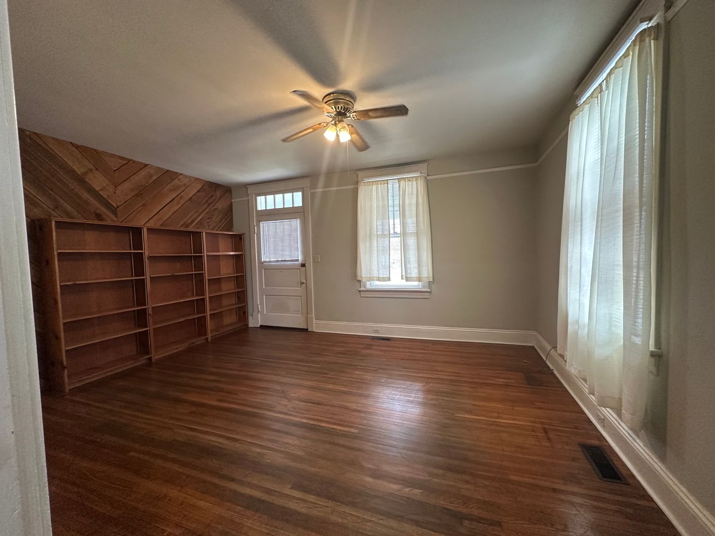 Lynchburg Apartment: 405 Langhorne Lane