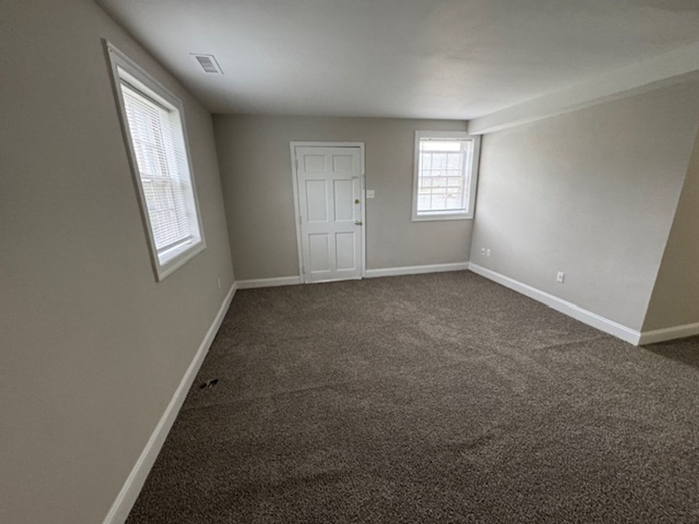 Lynchburg Apartment: 1900 & 1904 Canterbury Court