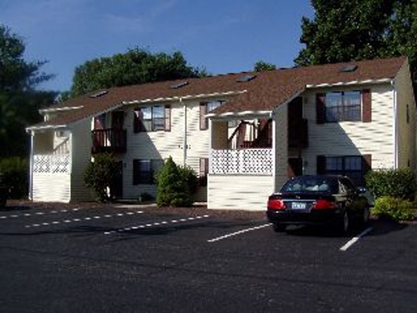 Forest Apartment: 5214 & 5216 Waterlick Road